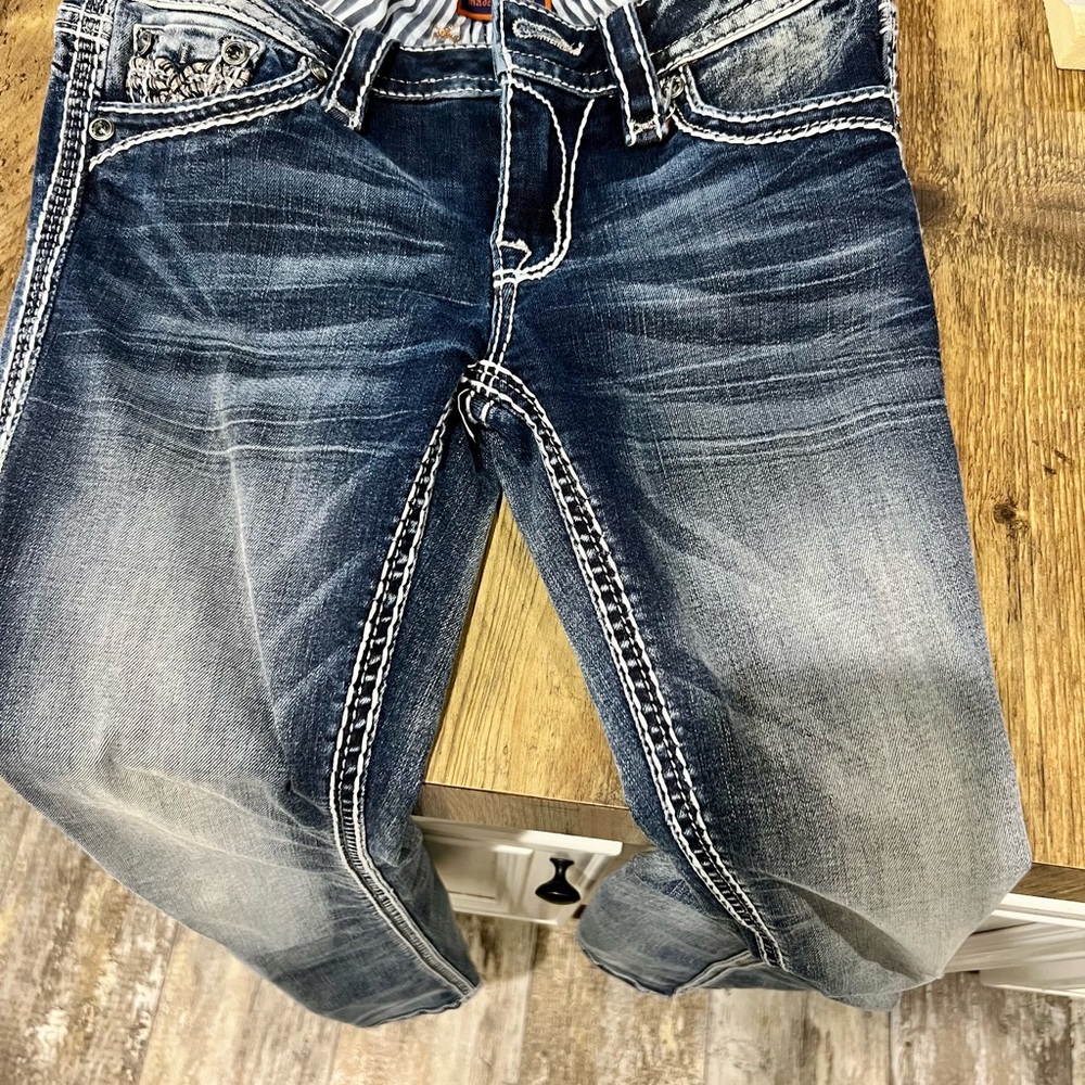 Stylish Blue Denim Jeans with White Stitching